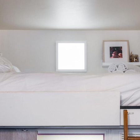 Charming Industrial-Style Studio Just Nearby Montmartre In Paris - Welkeysアパートメント エクステリア 写真