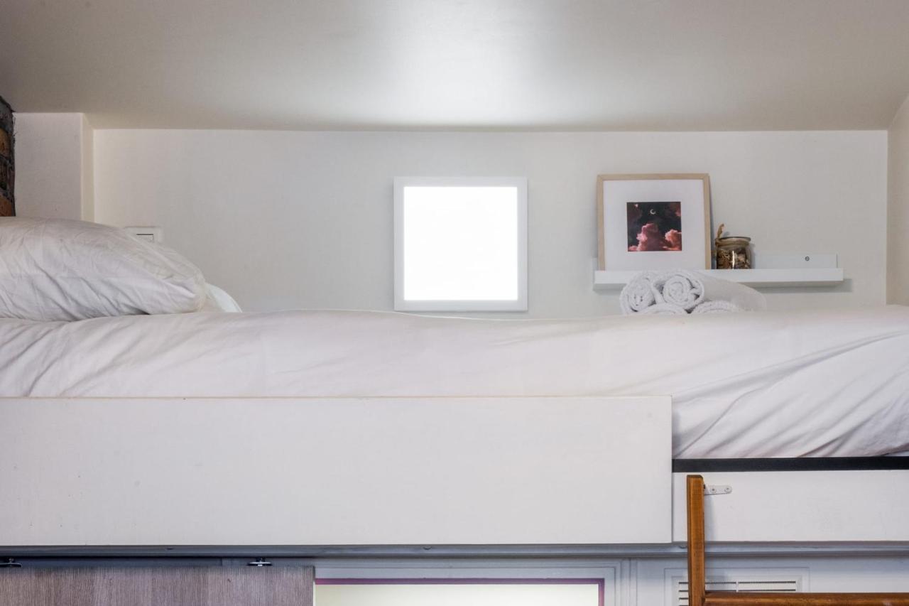 Charming Industrial-Style Studio Just Nearby Montmartre In Paris - Welkeysアパートメント エクステリア 写真
